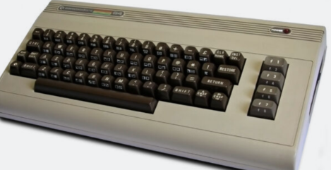 八位堂的100美元无线机械键盘是向Commodore64致敬
