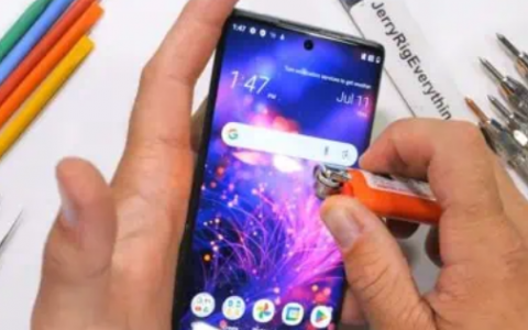 HTC 最新款智能手机经过著名的耐久性测试