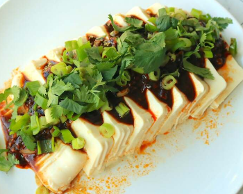 麻辣冷豆腐是你夏日必备的快餐菜