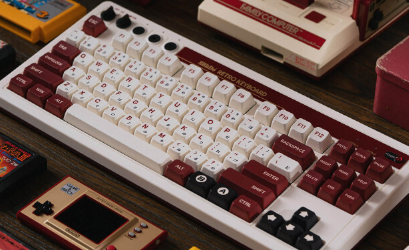 以全新的历史低价购买这款受8Bitdo Famicom启发的机械键盘